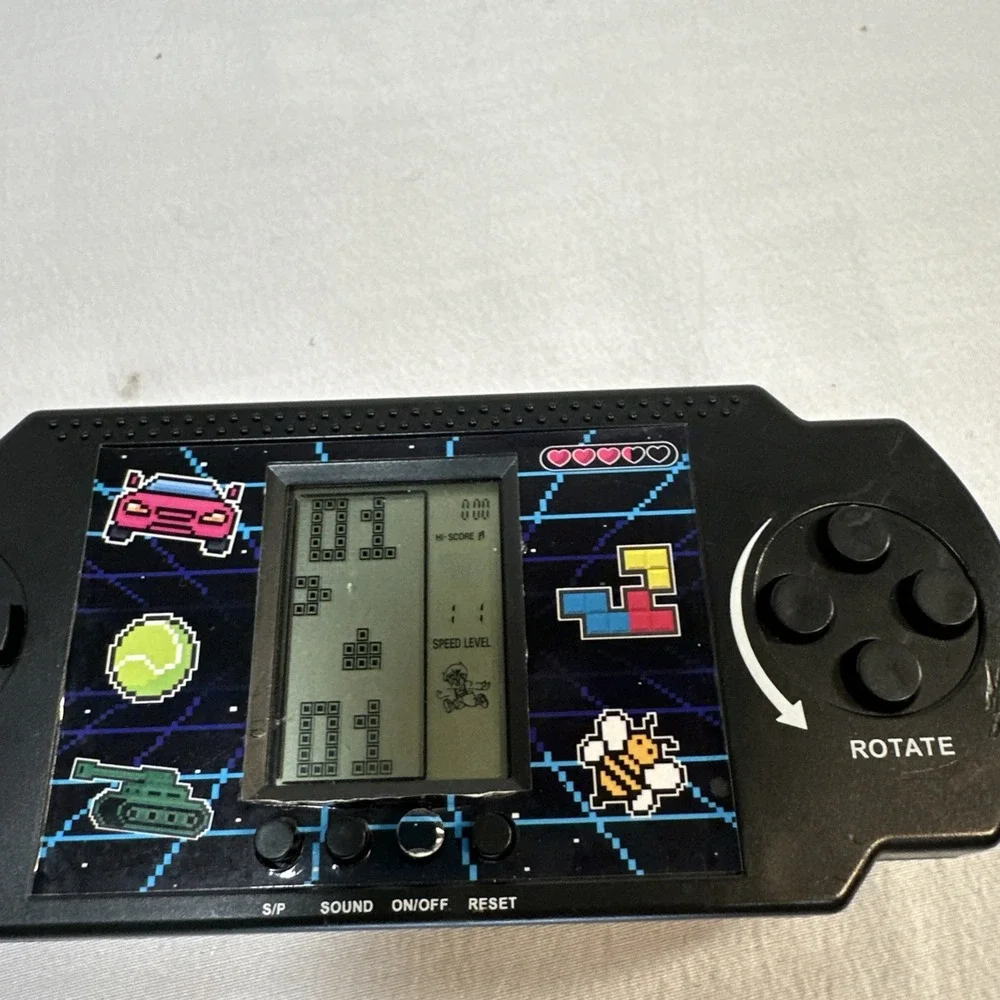 Retro Brick Game 21 in 1 Handheld LCD GAME Vtg Tested (2 AAA batteries NOT inc)